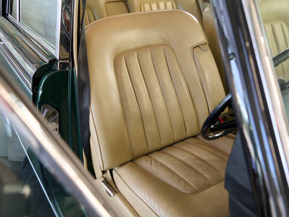 Imagen 40/50 de Rolls-Royce Silver Shadow II (1977)