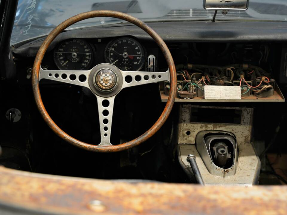 Image 19/28 de Jaguar Type E 3.8 (1962)