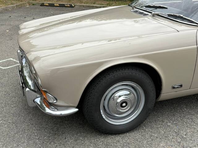 Bild 2/40 von Jaguar XJ 6 4.2 (1971)