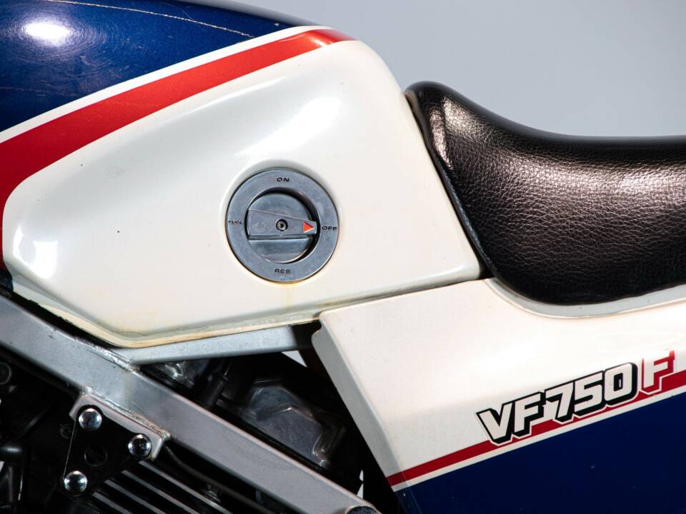 Image 15/50 de Honda VF 750 (1983)
