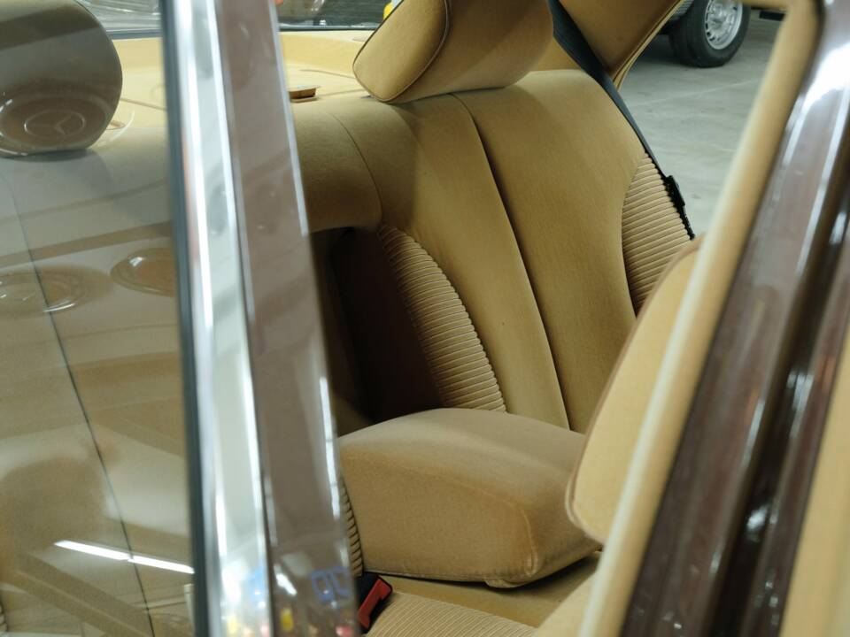 Bild 32/50 von Mercedes-Benz 280 SEL (1983)