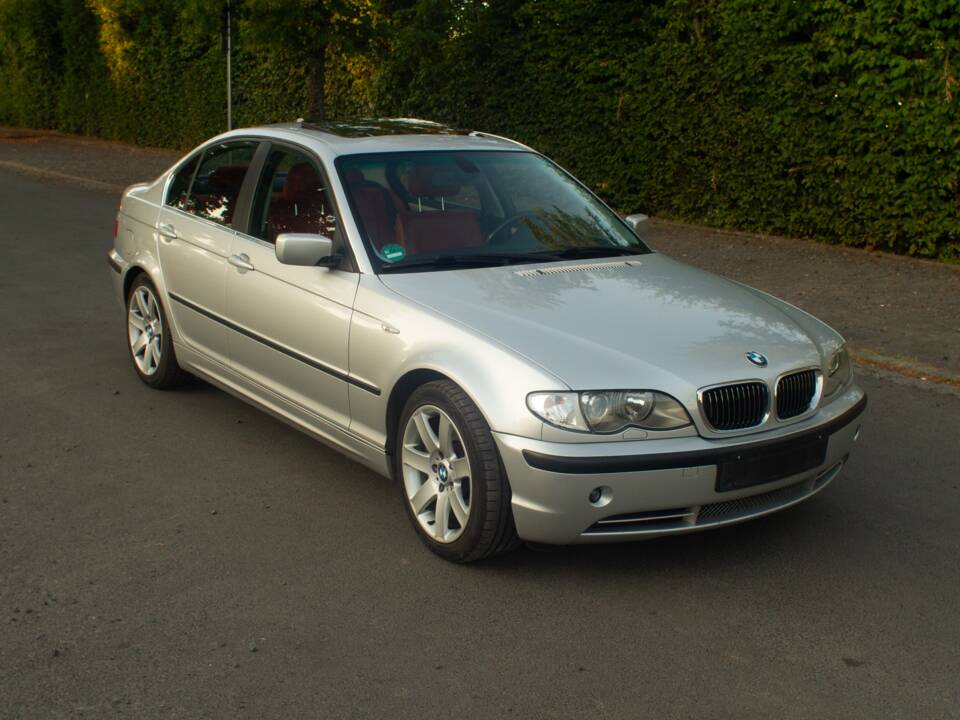 Afbeelding 1/58 van BMW 330i (2002)