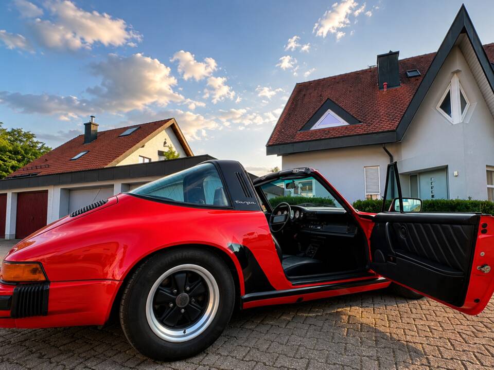 Afbeelding 6/16 van Porsche 911 Carrera 3.2 (1986)