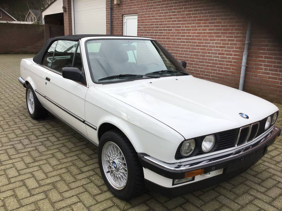 Afbeelding 4/20 van BMW 320i (1992)