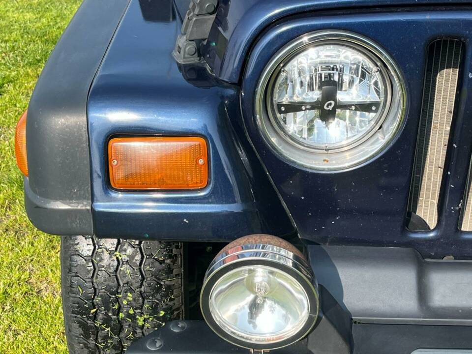 Bild 12/38 von Jeep Wrangler Sport Hardtop 2.5 (1997)