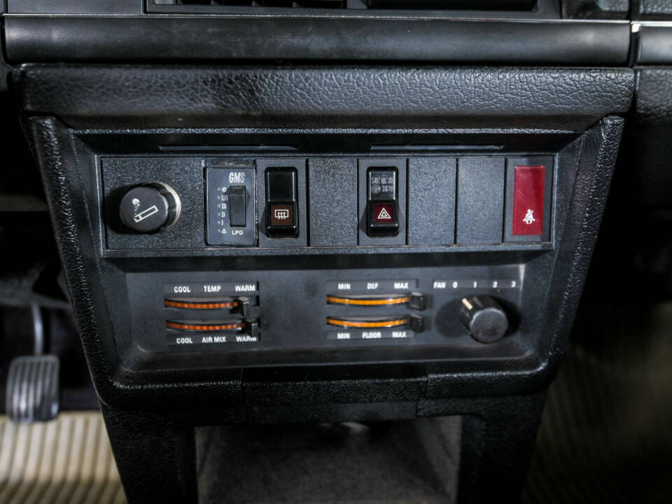 Imagen 35/50 de Volvo 240 Turbo (1982)