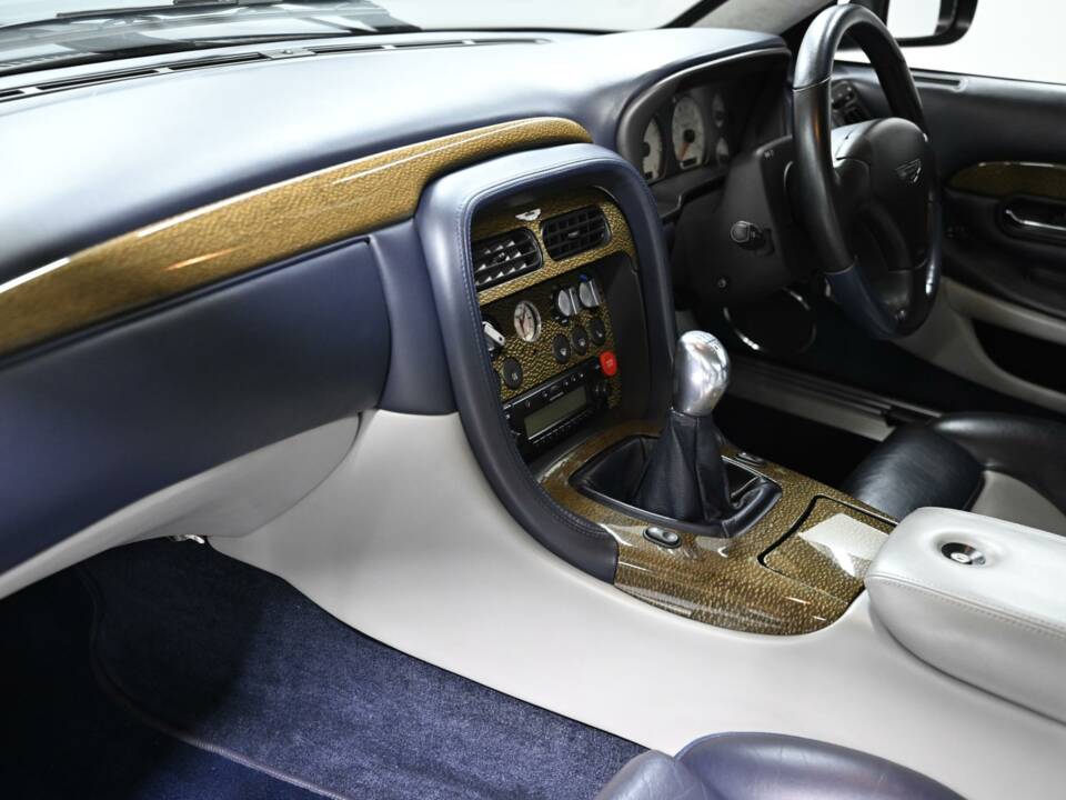 Image 46/50 of Aston Martin DB 7 GT (2004)