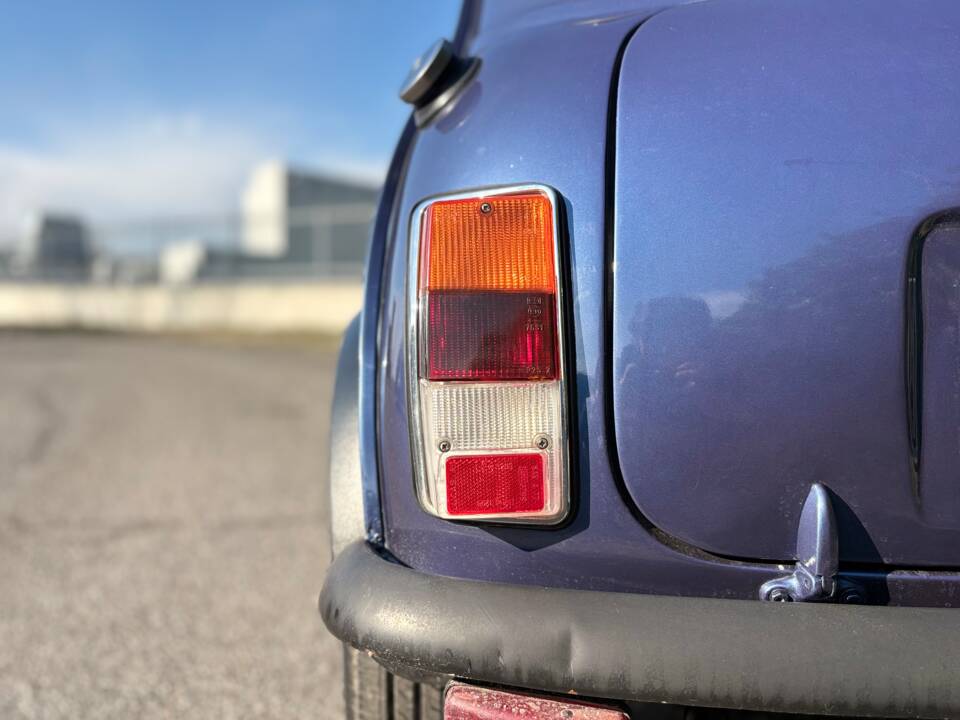 Image 17/22 of Rover Mini Mayfair (1990)