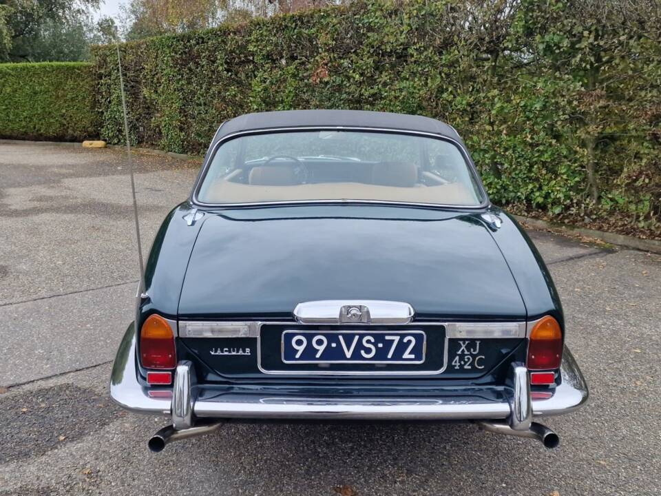 Image 11/30 of Jaguar XJ 6 C 4.2 (1976)