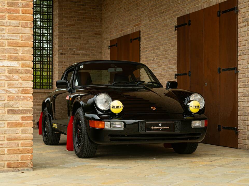 Immagine 22/50 di Porsche 911 Carrera 3.2 (1986)