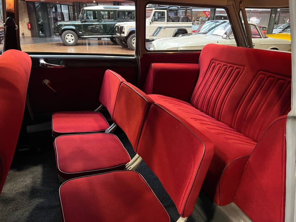 Image 15/30 of Citroën DS 20 Familiale (1970)