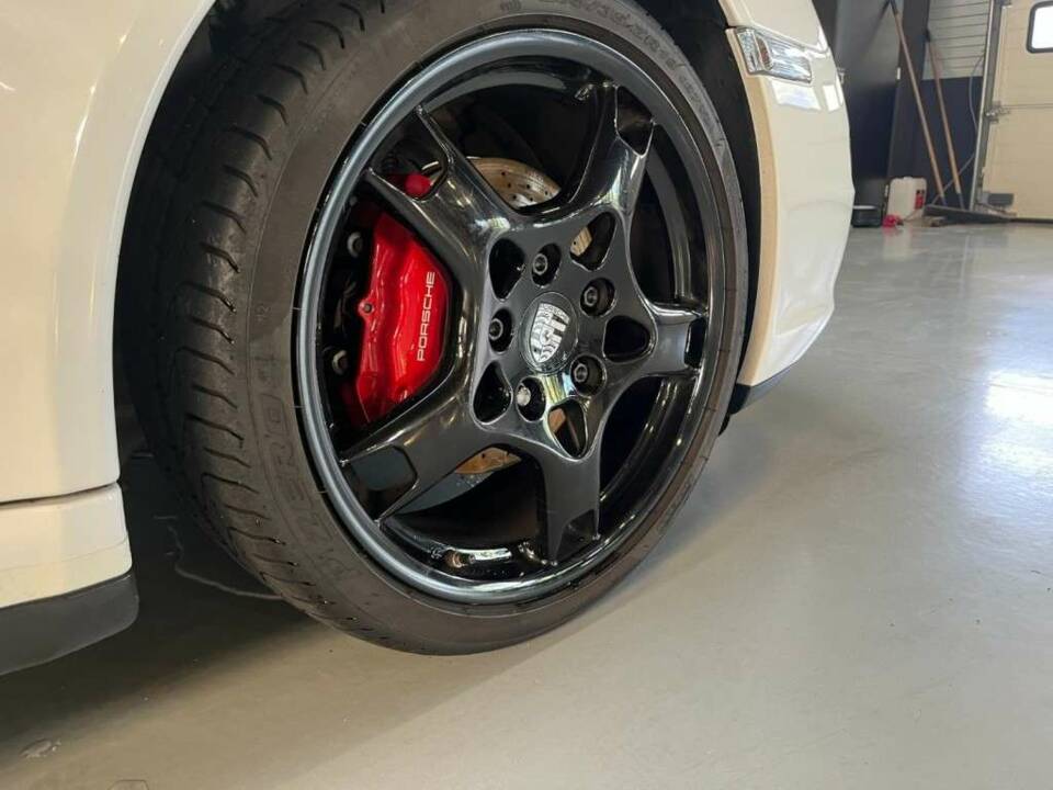 Bild 35/50 von Porsche 911 Carrera 4 (2007)