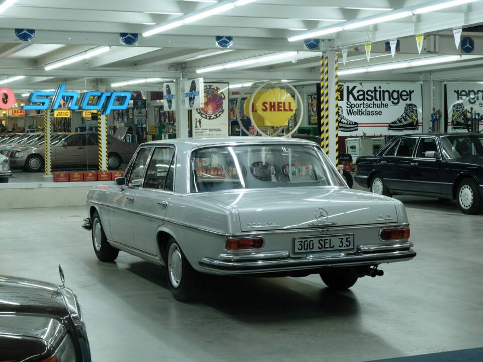 Image 8/50 of Mercedes-Benz 300 SEL 3.5 (1972)