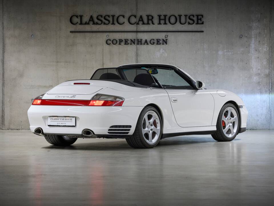 Imagen 21/98 de Porsche 911 Carrera 4S (2004)