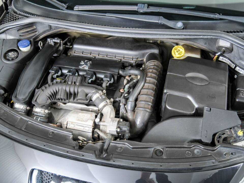 Image 38/50 de Peugeot 207 CC 1.6 VTi (2008)