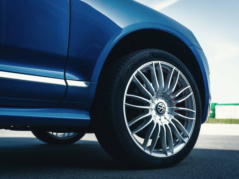 Image 5/15 of Volkswagen Touareg W12 (2007)