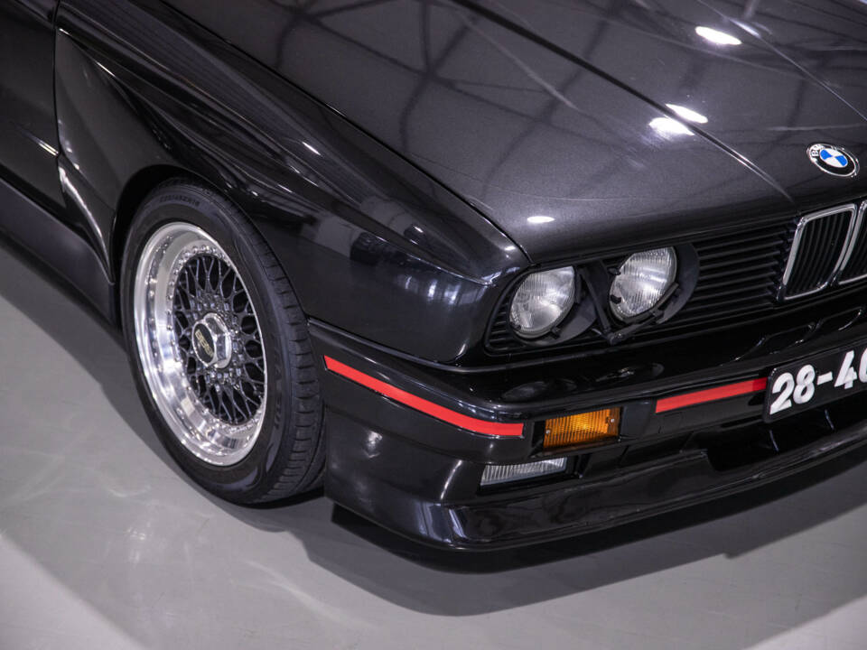 Image 9/37 of BMW M3 (1987)