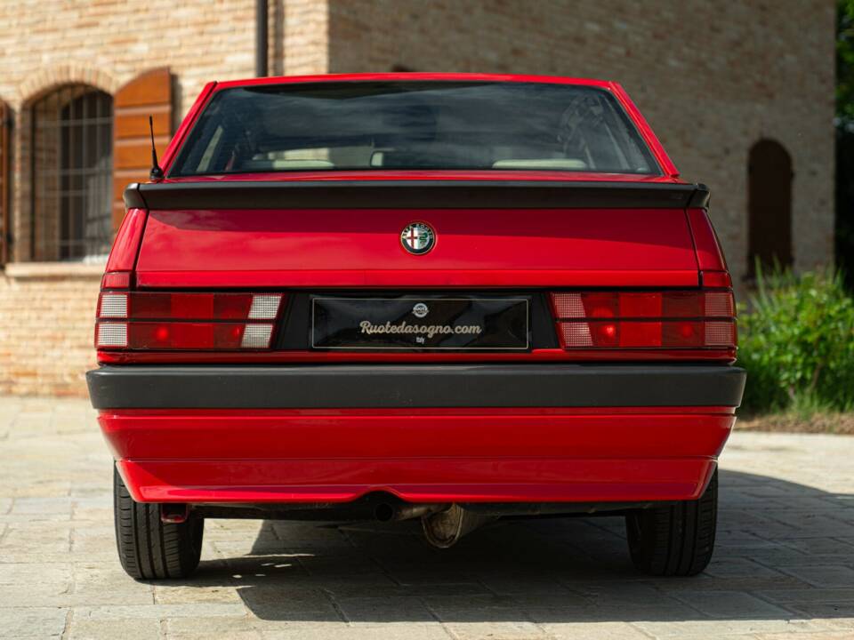 Obraz 8/47 pojazdu Alfa Romeo 75 1.6 (1991)