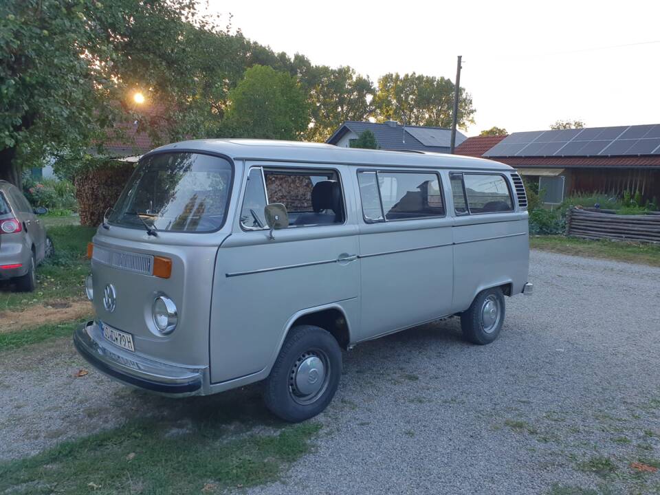 Afbeelding 28/46 van Volkswagen T2b Kombi (1979)