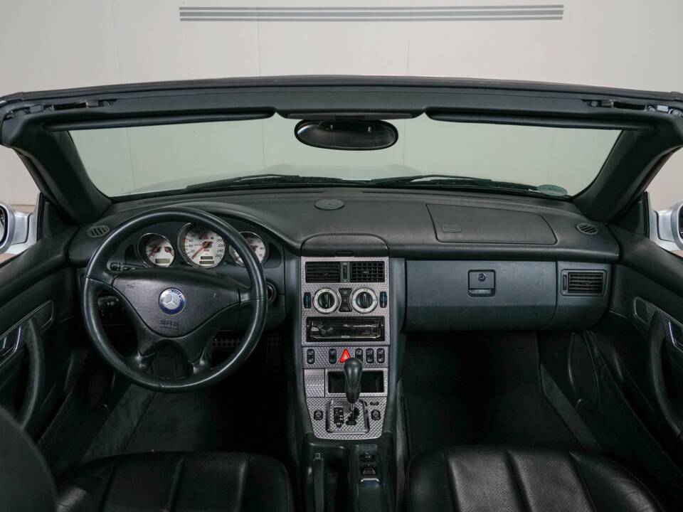 Image 21/50 of Mercedes-Benz SLK 230 Kompressor (2001)