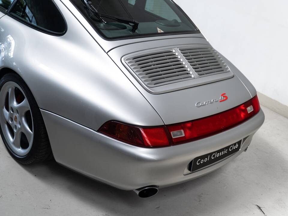 Bild 31/39 von Porsche 911 Carrera 4S (1997)