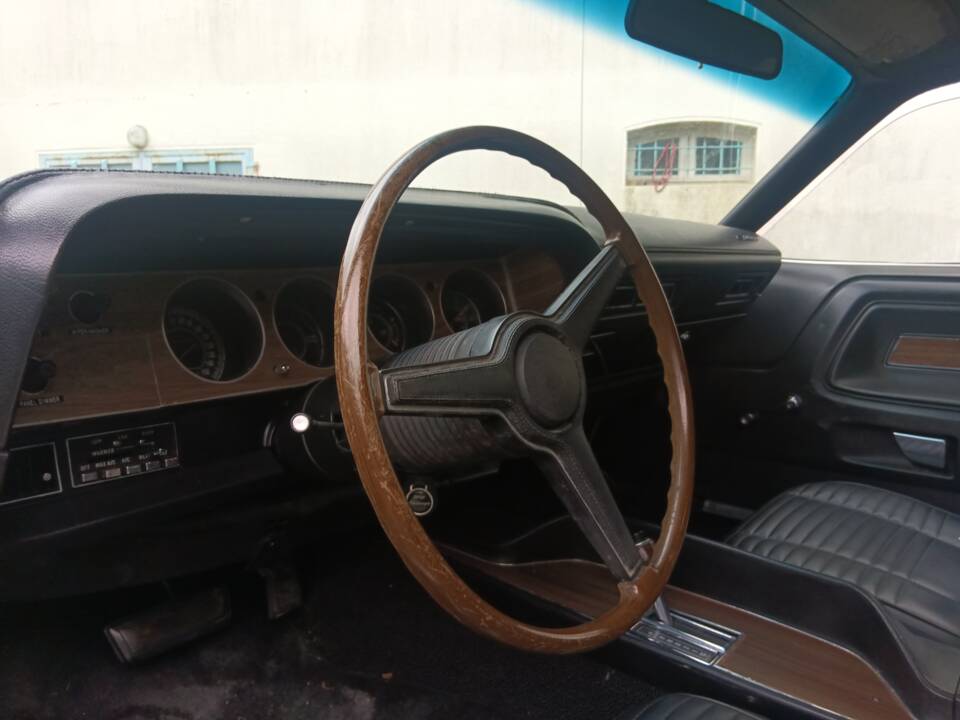 Image 9/27 of Dodge Challenger R/T (1970)