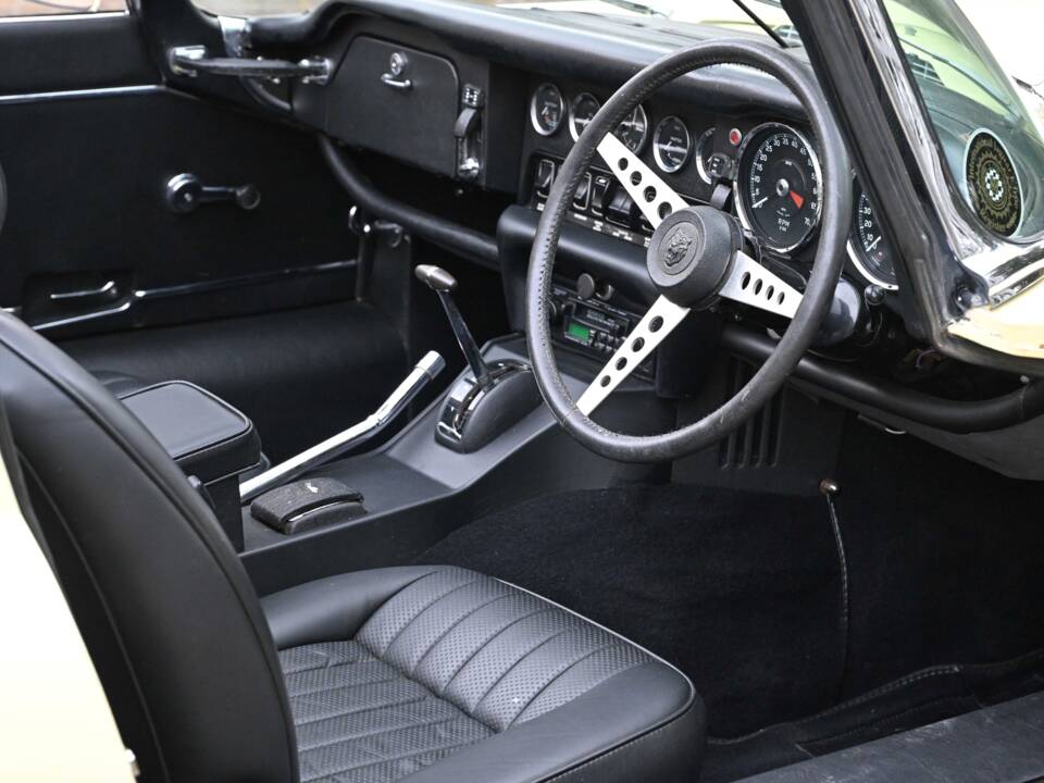 Bild 4/50 von Jaguar E-Type V12 (1973)
