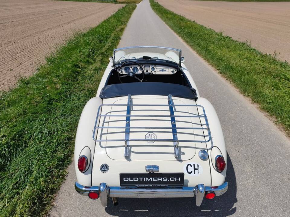 Image 26/27 of MG MGA 1500 (1958)