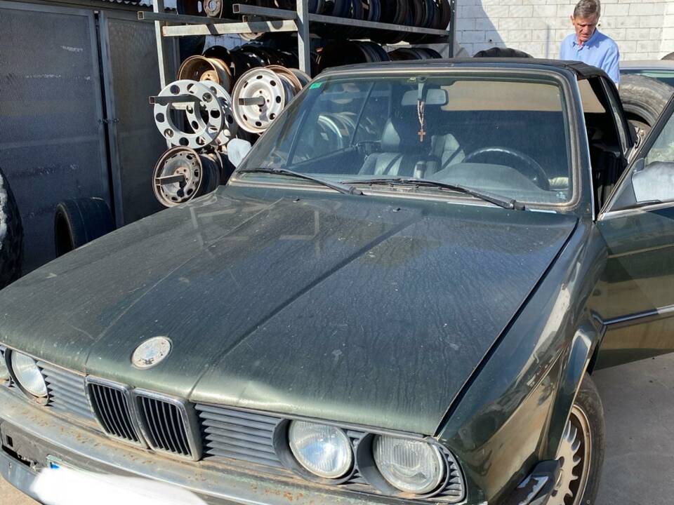 Bild 10/10 von BMW 325i (1990)