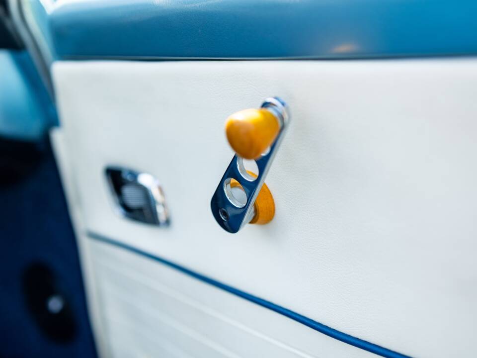 Image 39/50 of Volkswagen Karmann Ghia 1500 (1971)