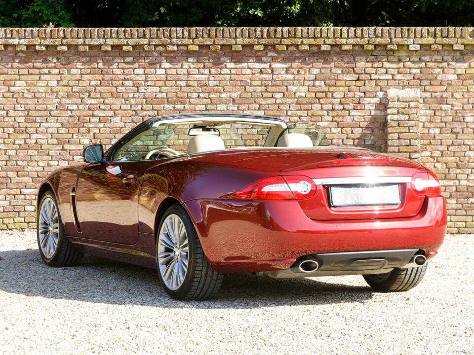 Image 31/50 of Jaguar XK (2011)