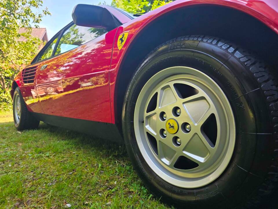 Image 4/29 of Ferrari Mondial 3.2 (1987)