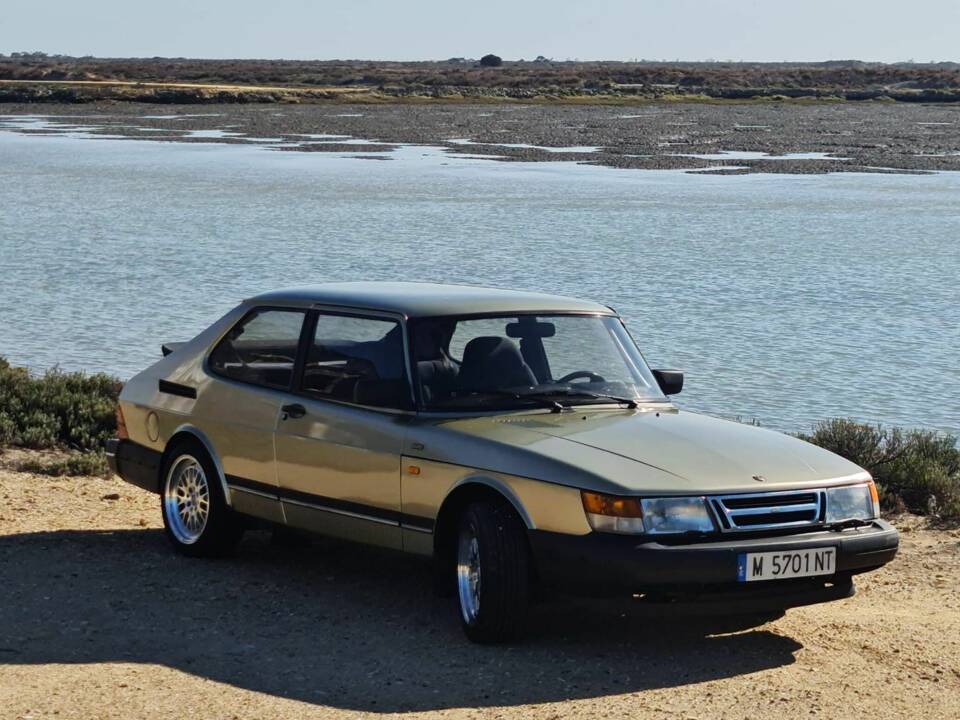 Image 10/50 of Saab 900 (1992)