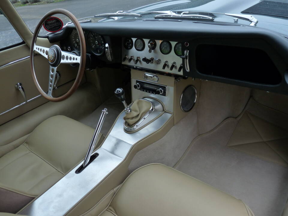 Image 8/14 of Jaguar E-Type 3.8 Flat Floor (1961)