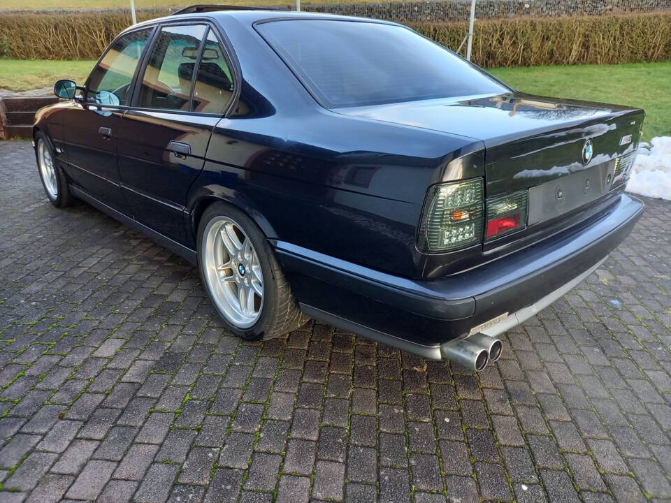 Image 3/15 of BMW M5 (1994)
