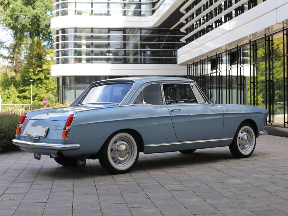 Image 7/56 of Peugeot 404 Coupé (1968)