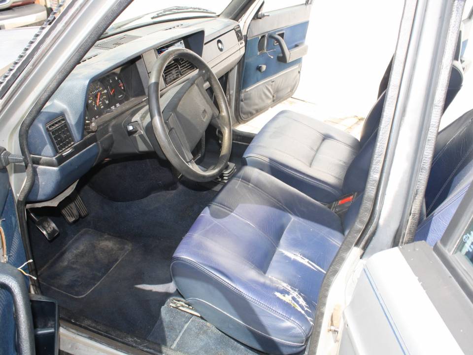 Image 3/15 of Volvo 245 GL D (1986)