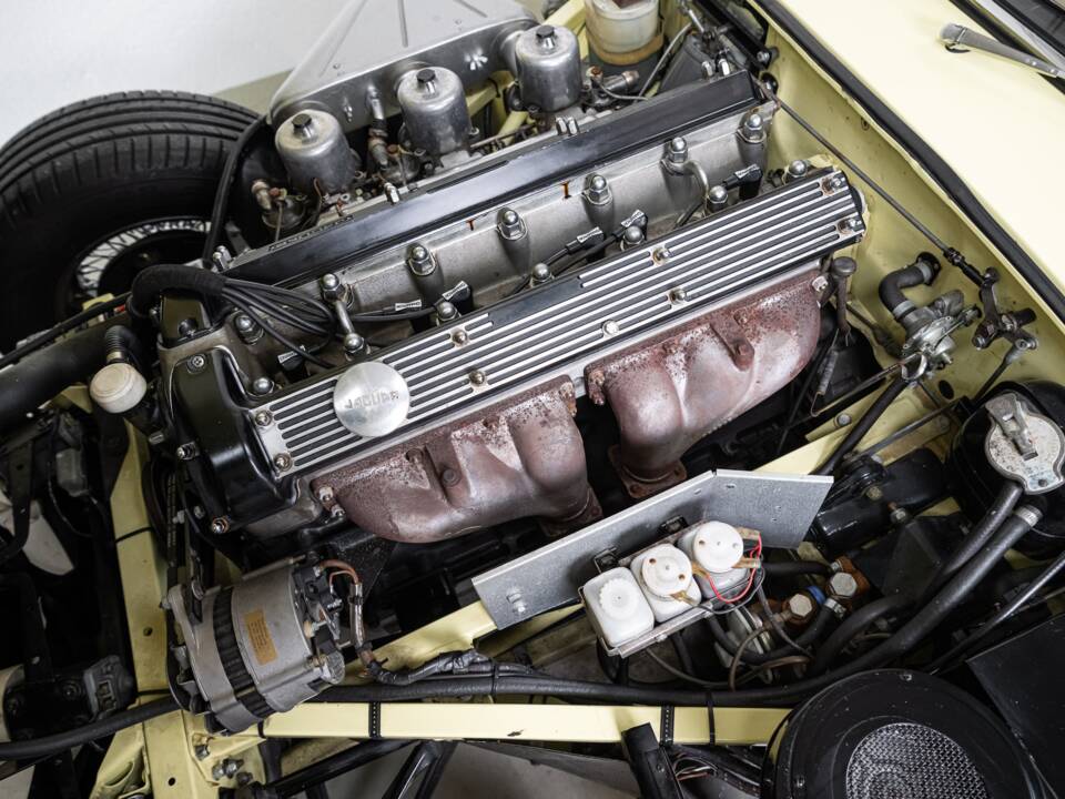Imagen 38/40 de Jaguar E-Type (2+2) (1970)
