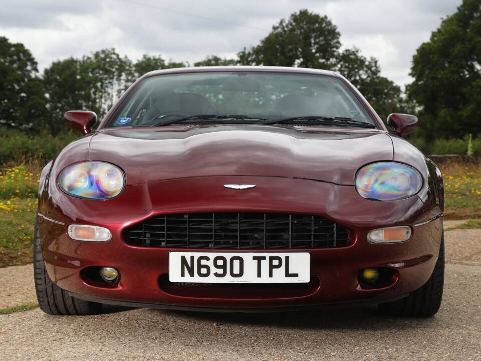 Immagine 6/17 di Aston Martin DB 7 (1996)