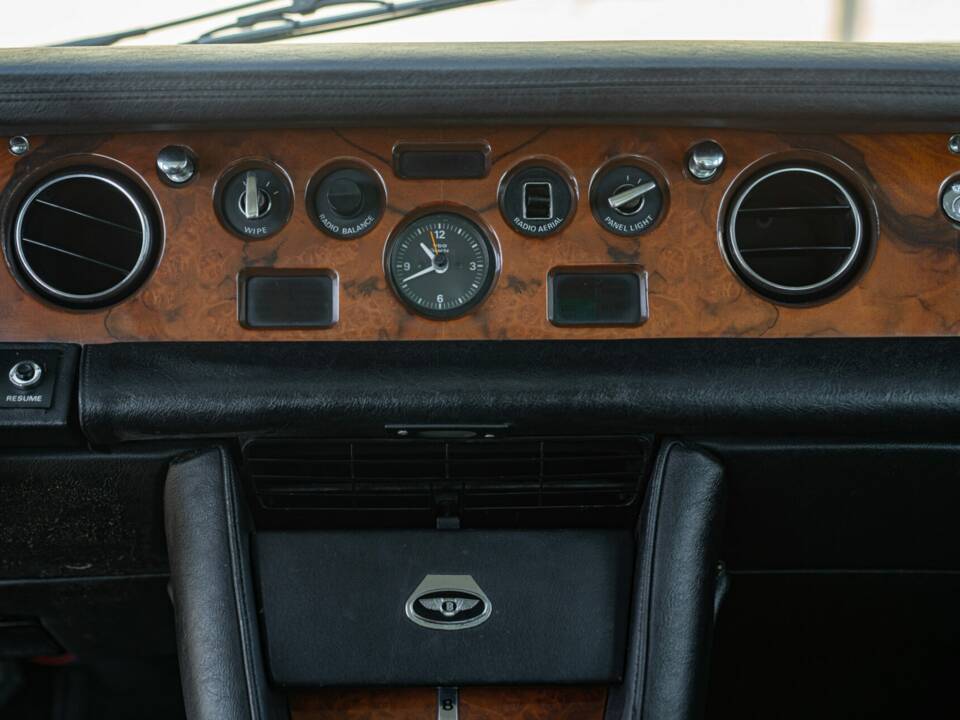Image 42/50 of Bentley T 1 (1975)