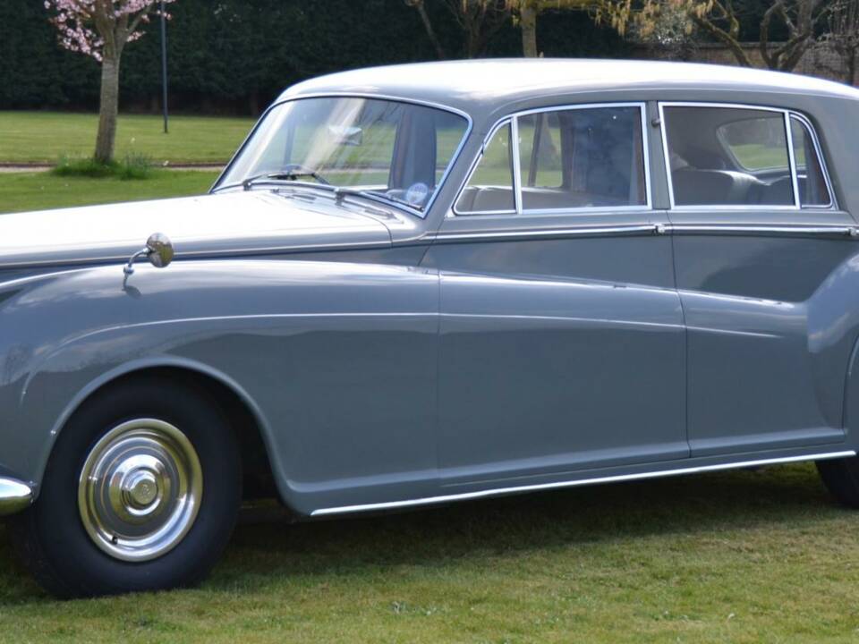 Image 14/50 of Rolls-Royce Silver Cloud II (1961)