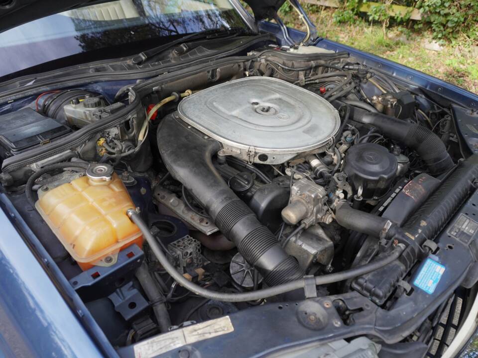 Afbeelding 18/20 van Mercedes-Benz 500 SE (1988)