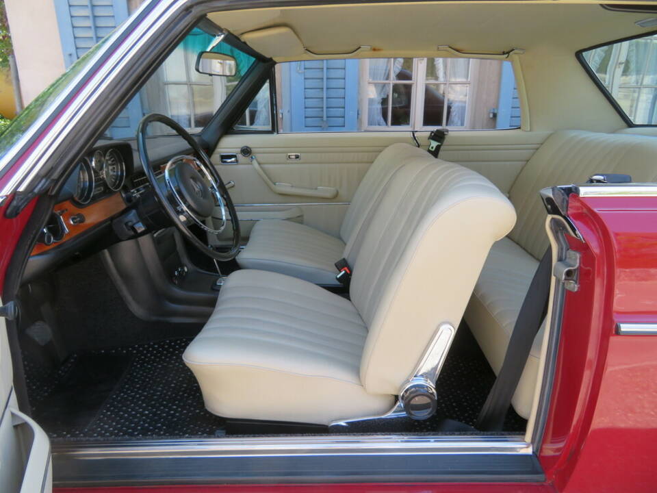 Image 5/19 of Mercedes-Benz 250 CE (1970)