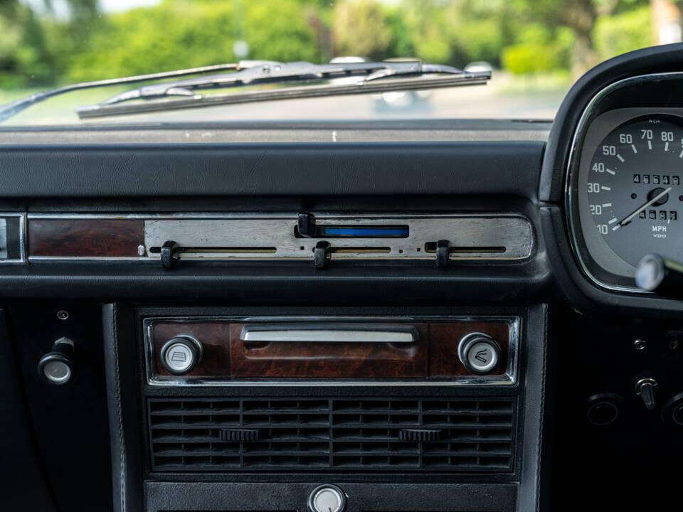 Afbeelding 17/29 van BMW 3,3 L (1975)