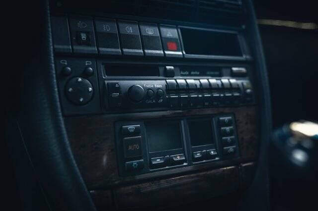 Image 9/15 de Audi S6 Plus Avant (1996)