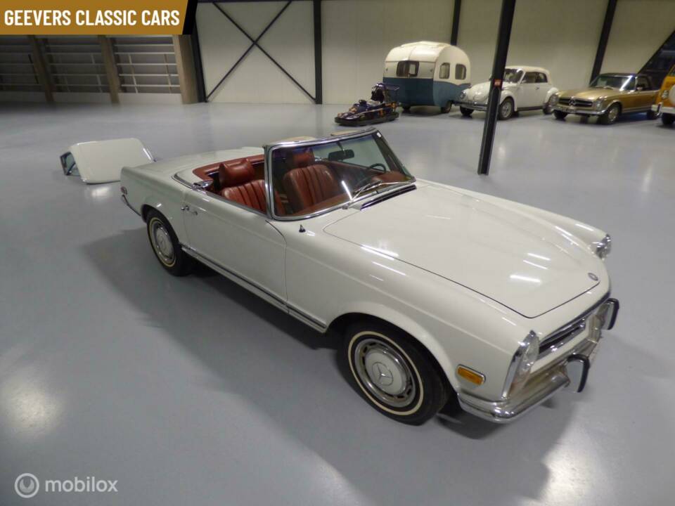 Immagine 19/28 di Mercedes-Benz 280 SL (1970)