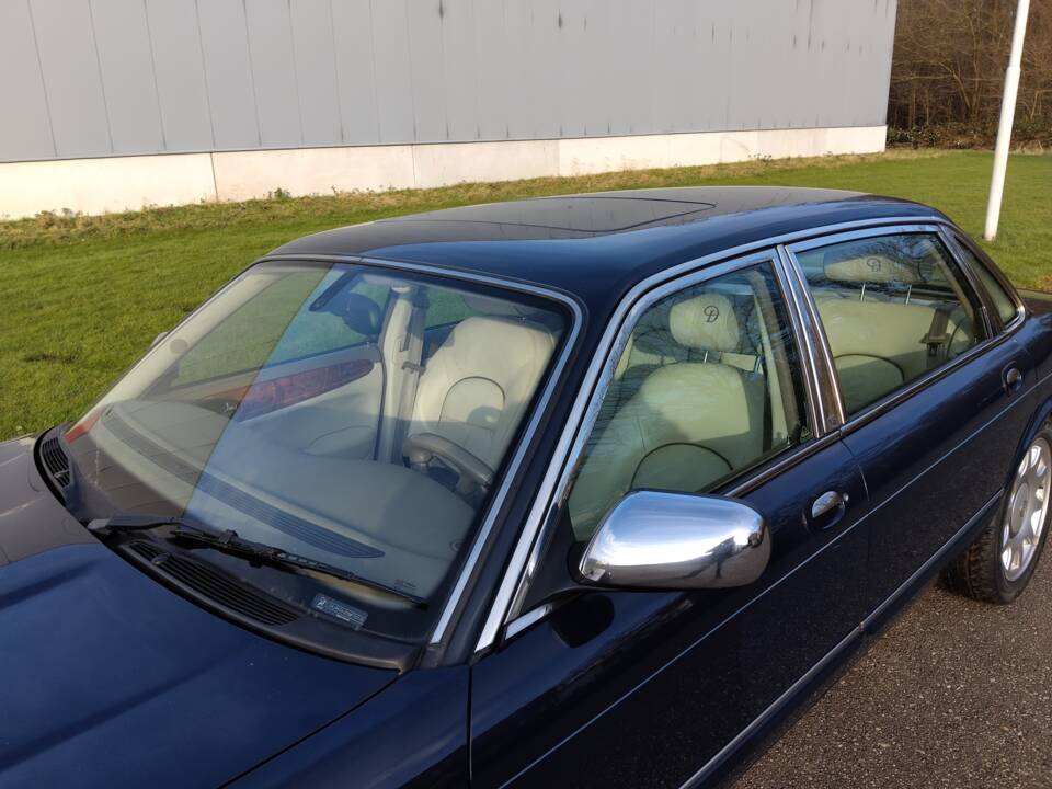 Image 11/71 of Daimler Super V8 (2000)