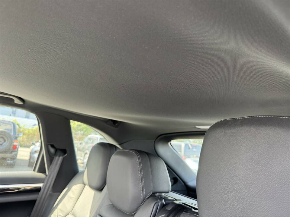 Bild 36/61 von Porsche Cayenne S (2010)