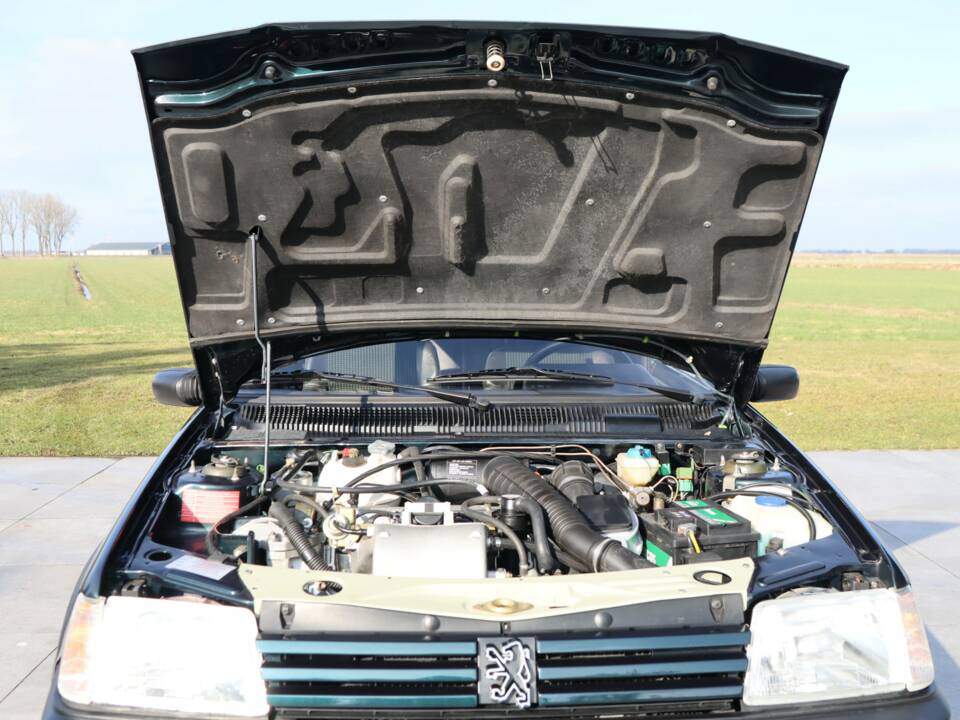 Bild 49/50 von Peugeot 205 GTi 1.9 (1991)