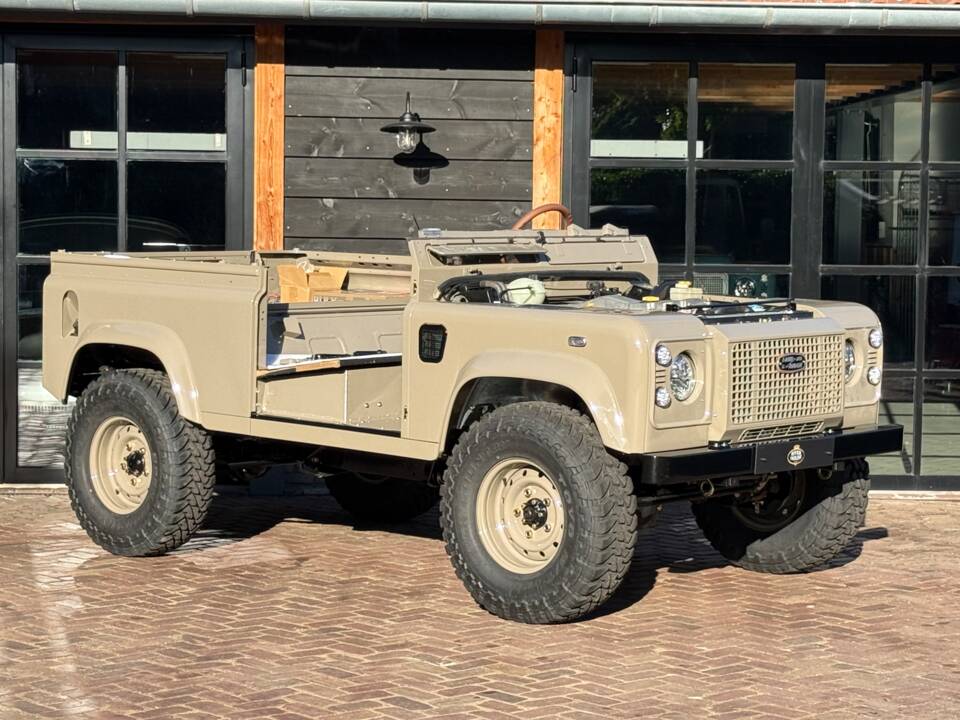 Bild 25/44 von Land Rover Defender 90 Td5 (1999)